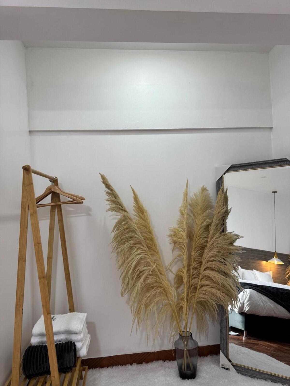 Luxurious 2 Blocks From The Main Square Apartment